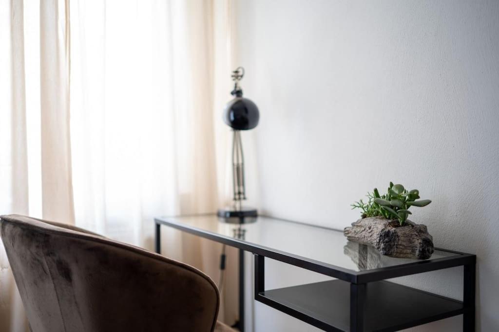 Wohnung Naehe Stadtzentrum Mit Wohnzimmer Und Kueche Koblenz  Luaran gambar