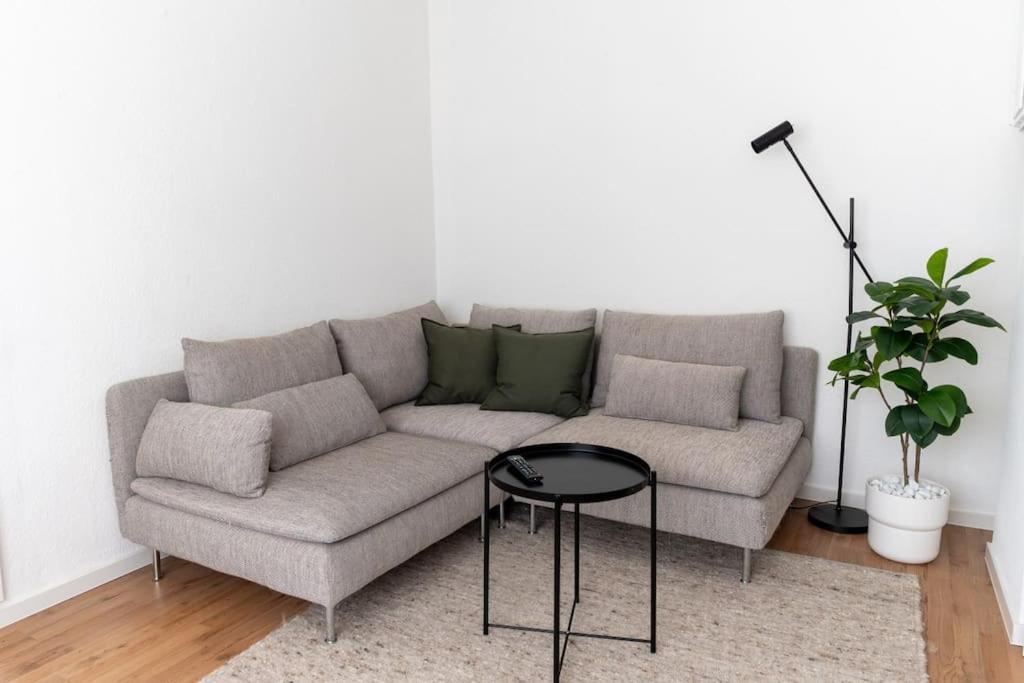Wohnung Naehe Stadtzentrum Mit Wohnzimmer Und Kueche Koblenz  Luaran gambar