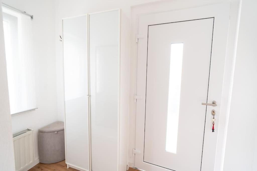 Wohnung Naehe Stadtzentrum Mit Wohnzimmer Und Kueche Koblenz  Luaran gambar