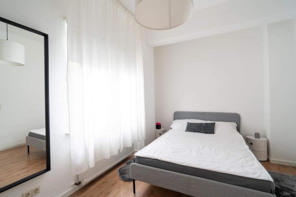 Wohnung Naehe Stadtzentrum Mit Wohnzimmer Und Kueche Koblenz  Luaran gambar