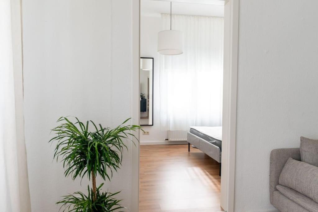Wohnung Naehe Stadtzentrum Mit Wohnzimmer Und Kueche Koblenz  Luaran gambar